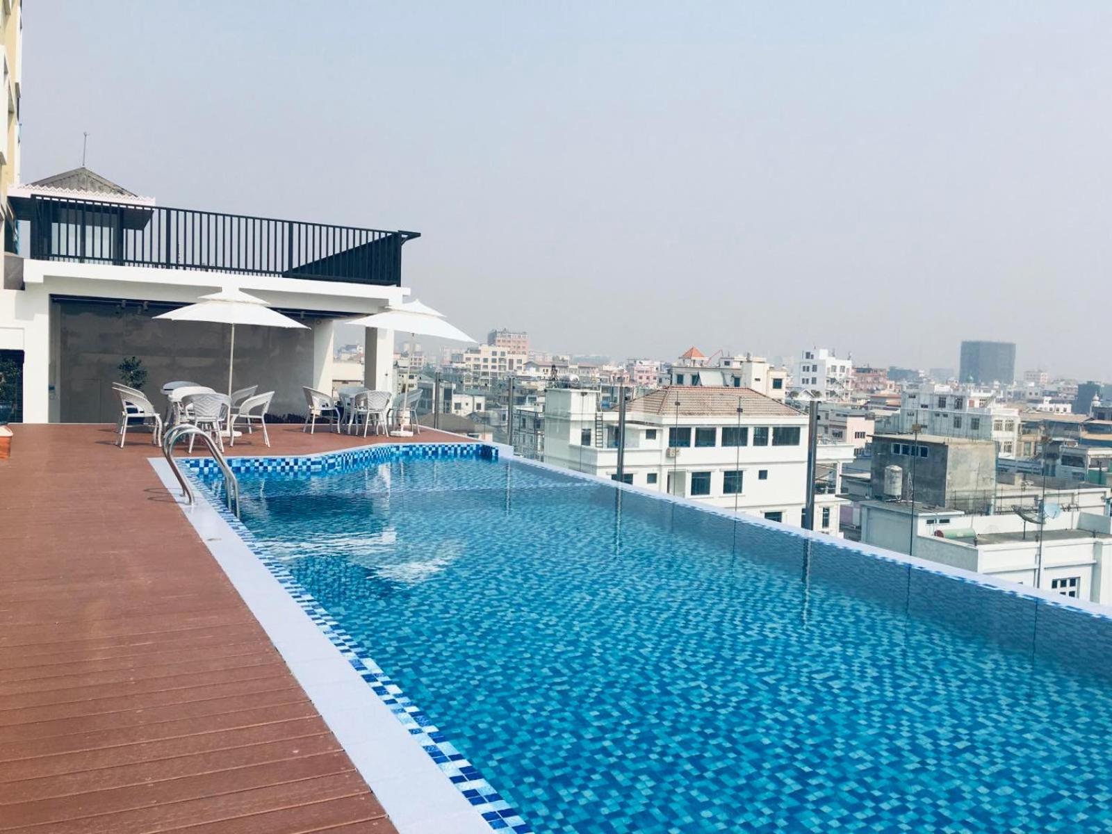 Gold Leaf Hotel Mandalay Exterior photo